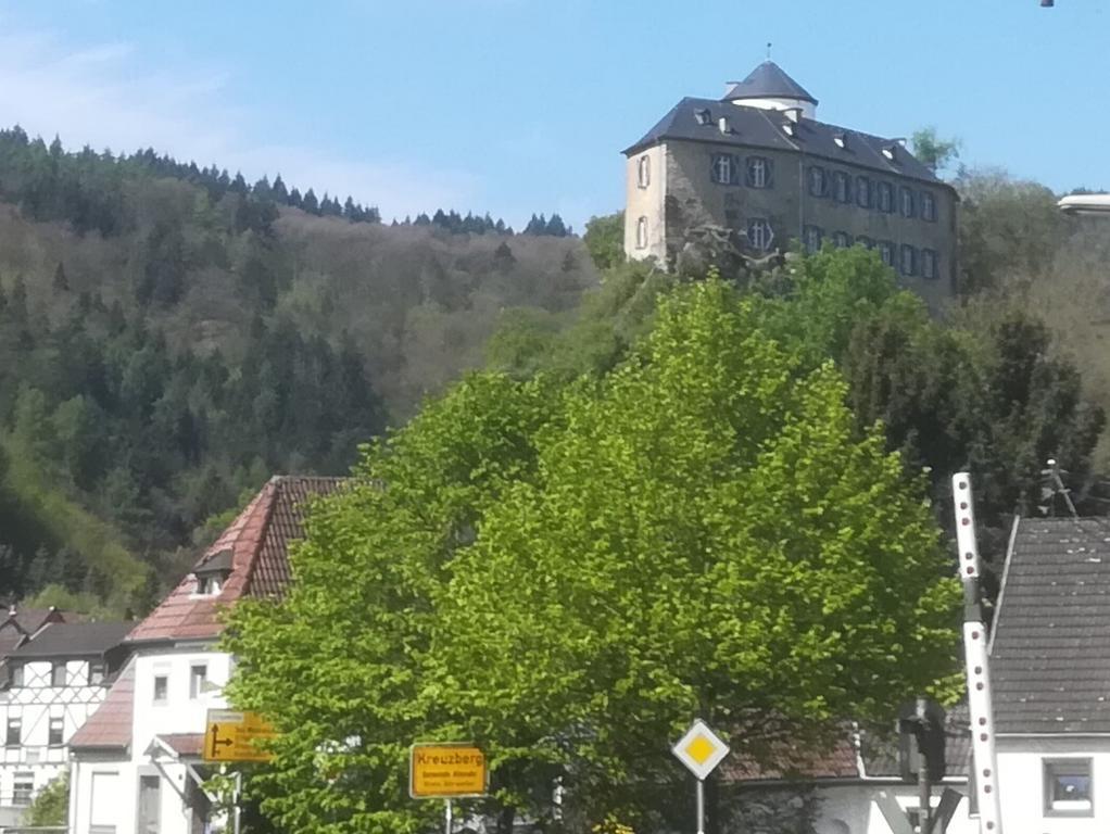 Gastehaus Am Fels Hotell Altenahr Eksteriør bilde